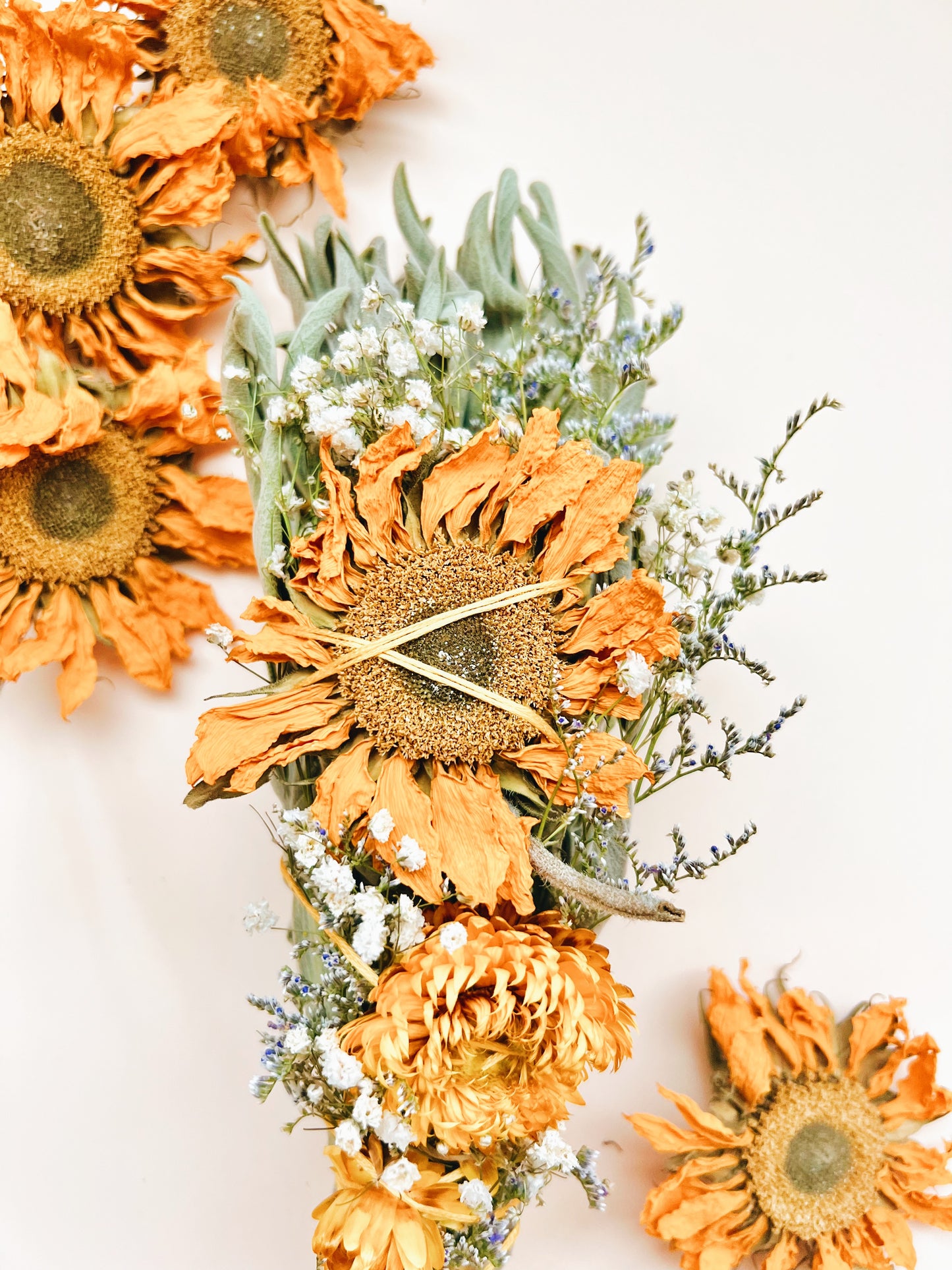 SUNSHINE PRAIRIE Floral Sage Smudge Bundle - Botanical Smoke Cleanser